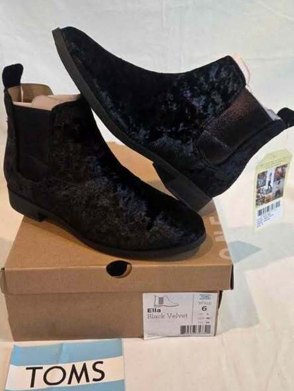 TOMS Ella Black Velvet Ankle Boots Size 6